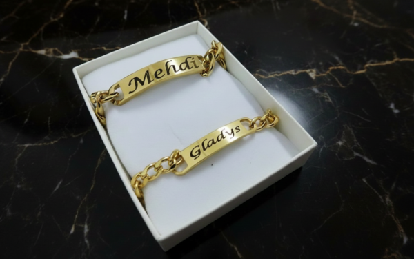 CUSTOMIZE GOLD-PLATED NAME BRACELETS