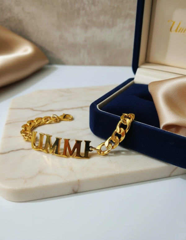 CUSTOMIZED GOLD-PLATED NAME BRACELET